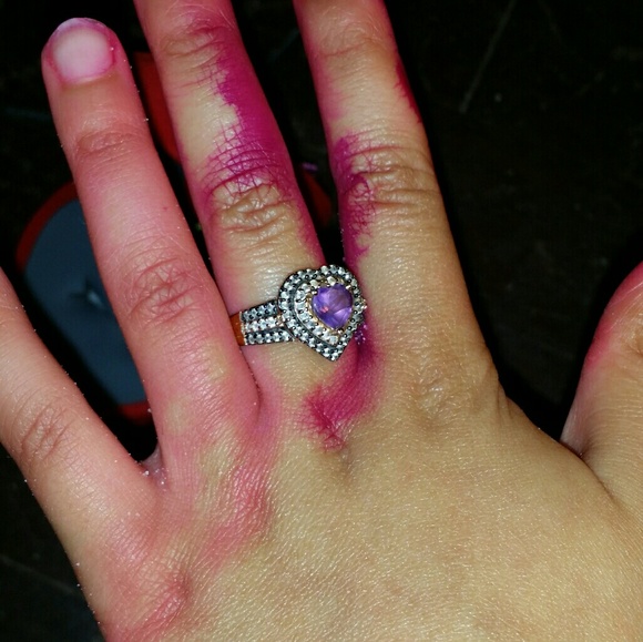 Beautiful Ring - Picture 2 of 5